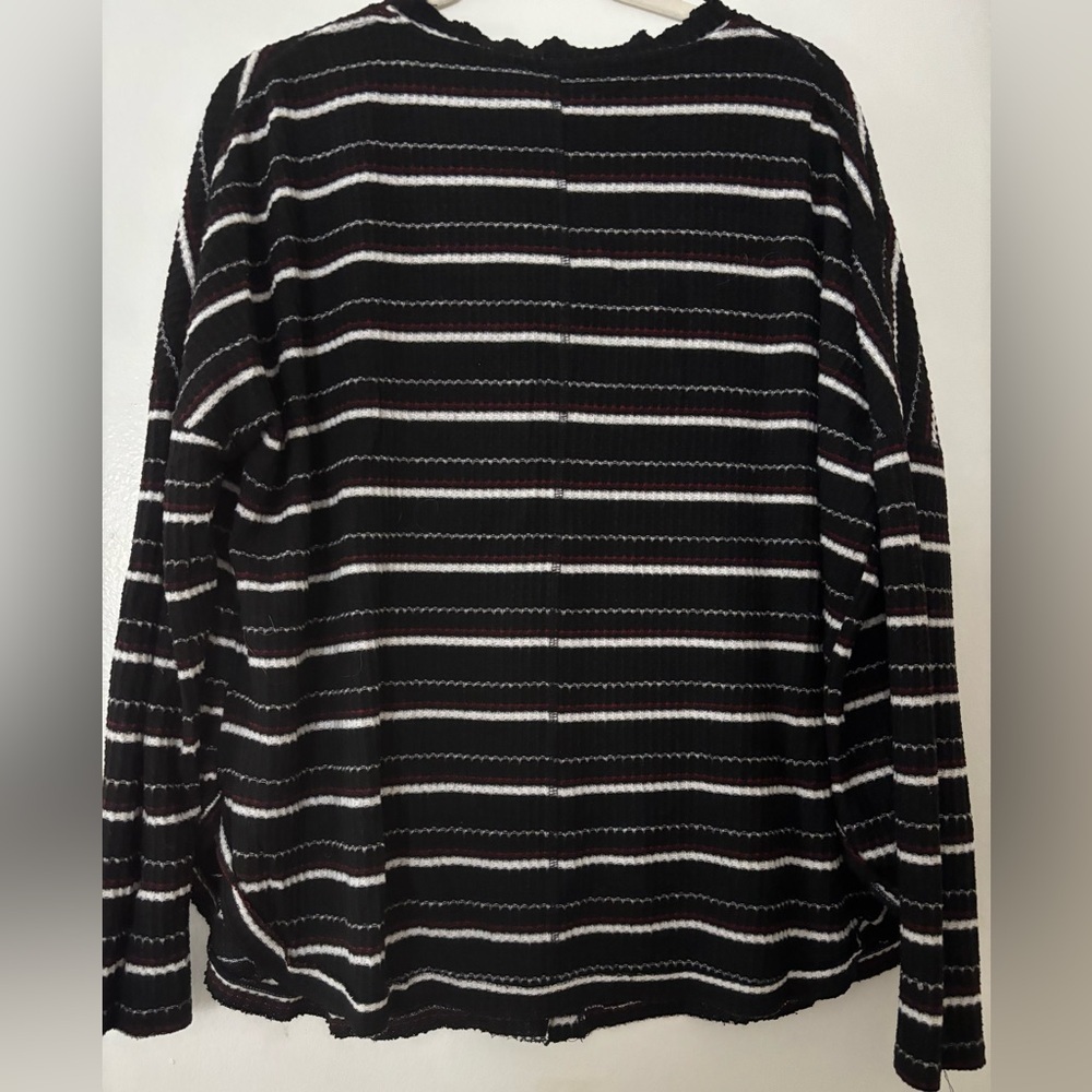 urban outfitters out from under Striped V Neck Black white Button-Up Top size M - Picture 3 of 9